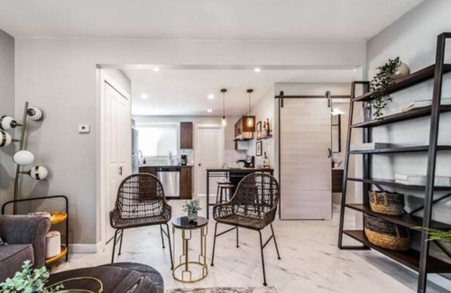 Northeast Edmonton House | Park Life Retreat - King Bed - Pet Friendly - Clean!