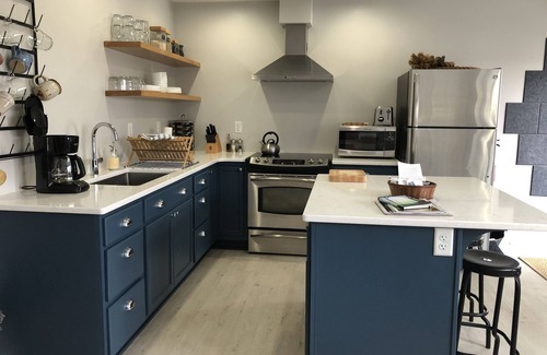 Park Point Apartment | Park Point Getaway - Modern - New - 1 Mile to Canal Park - Half block to Beach