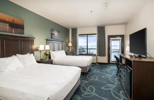 Park Point Hotel | Park Point Marina Inn
