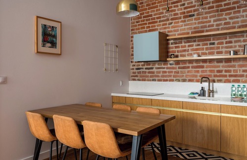 Praga Apartment | Park Praski Two-Level Apartment