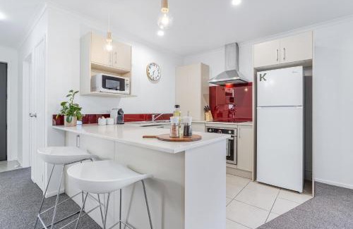 Hamilton East House | Park Scenery, Proximity and Value - By KOSH BNB