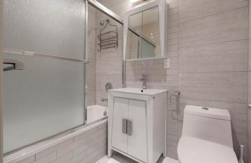 Rose Hill Apartment | Park South Central 3 Bedroom with Private Terrace