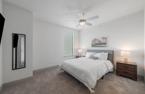 Oak Lawn Apartment | Park West 450 1bedroom Suite, Pool, Gym, Parking