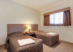 Parkes Hotel | Parkes International