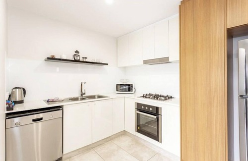 Mirrabooka Apartment | Parkland View Sanctuary - Executive Escapes