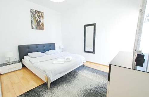 Copou Apartment | Parkside Haven Apartment - Copou