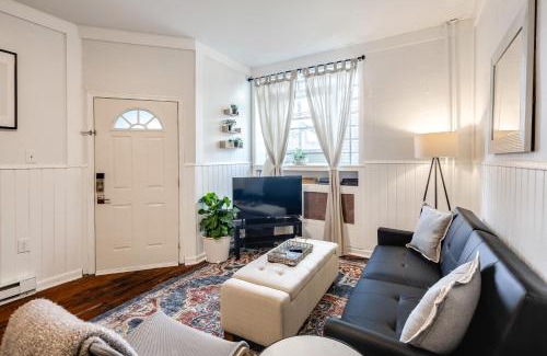 Roxborough-Manayunk Apartment | Parkside Haven - Charming 1BR Corner Property