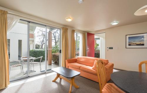 Richmond Hotel | Parkside Motel