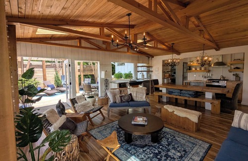 Barton Heights House | Parkside Penthouse-Epic POOL+Kayak+SUP+Lake+River+SWIM+HIKE+BIKE=City