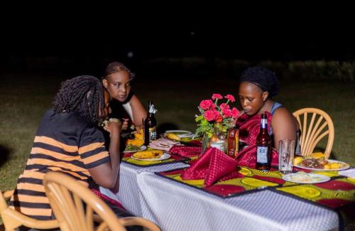 Pakwach Hotel | Parkside Safari Lodge