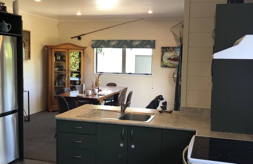 Kinloch House | Parkup, Relax and Enjoy our Home