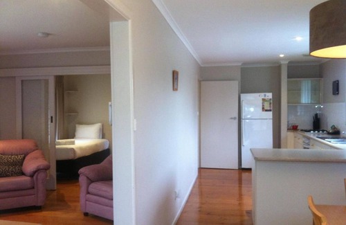 Hamlyn Heights Hotel | Parkwood Motel and Apartments