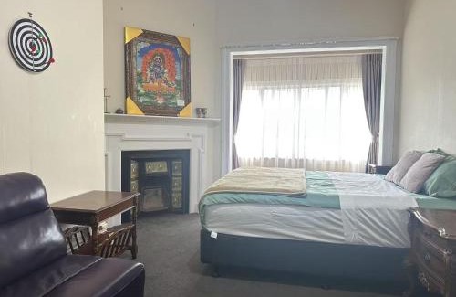 Parnell House | Parnell City Haven Same Price for 1 to 6 Guests Villa with Full Kitchen