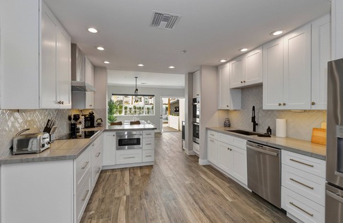 Center Court House | PARSONS VILLAS - Old Town Scottsdale WILD WEST ESTATE - 7BR, Pool, Spa, Golf, Bocce!