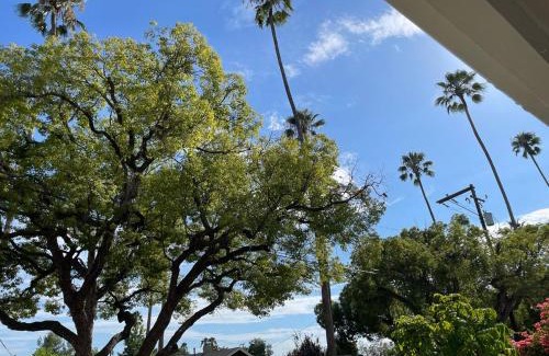 North Central House | Pasadena Quiet Gem with Fiber Internet WiFi and Workspace