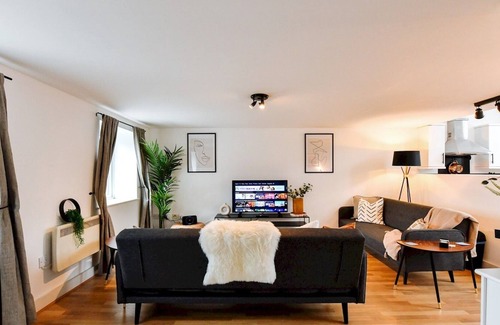 St. Thomas Apartment | Pass the Keys | Bays Reach - Stylish 2 bed apartment with parking
