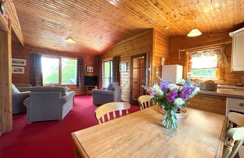 Sandyhills House | Pass the Keys | Beautiful Golf and Beach Lodge in Stunning Location