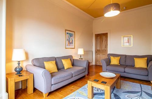 Morningside Apartment | Pass the Keys Beautiful and Bright Georgian Style Morningside Apartment