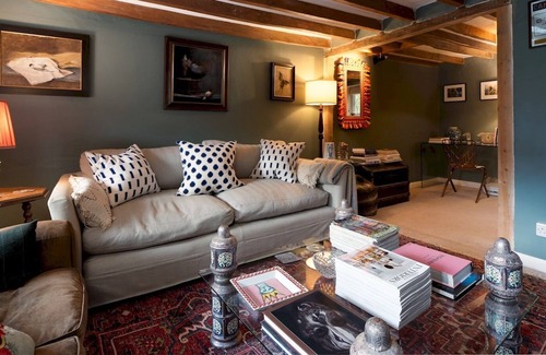 Longworth House | Pass the Keys | Charming 18th century stone cottage