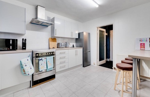 Whitefield House | Pass the Keys | Cheerful 2 bedroom home in Whitefield