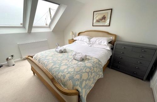 Wigtown House | Pass the Keys Cosy Spacious Cottage with Views and Garden