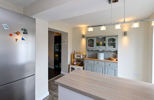 Whitchurch House | Pass the Keys | Cozy family home near Cardiff Centre