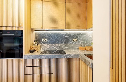 Somers Town Apartment | Pass the Keys | Designer Apartment in the heart of Euston
