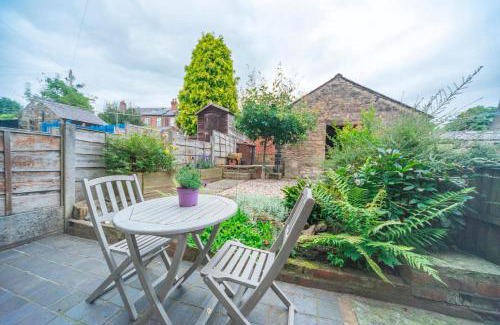 New Mills House | Pass the Keys Spacious Garden Home in New Mills - Pet Friendly