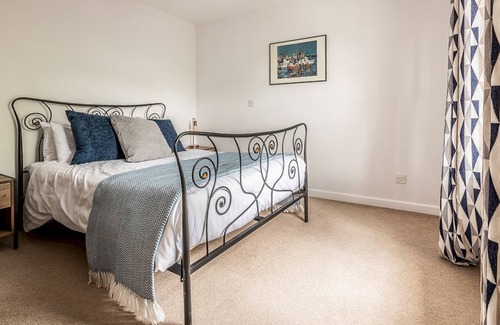 Topsham House | Pass the Keys | Stylish family home central Topsham with parking