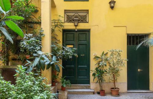 Rione IV Campo Marzio Apartment | Passeggiata di Ripetta Private Apartment