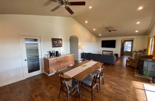 Terrebonne House | Pastoral home with mountain views for your recreational retreat.