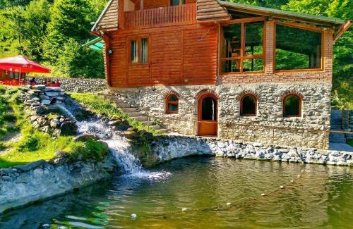 Horezu Resort | Pastravaria Romani