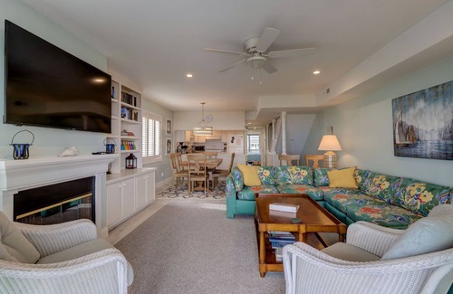 South End House | Patch of Paradise - Oceanfront duplex, sleeps 9