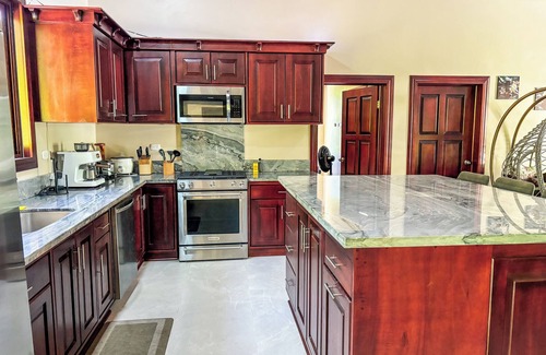 Pavones House | Pavones Athletic Club House with Pickleball Court, Pool, Gym, & Ice Plunge