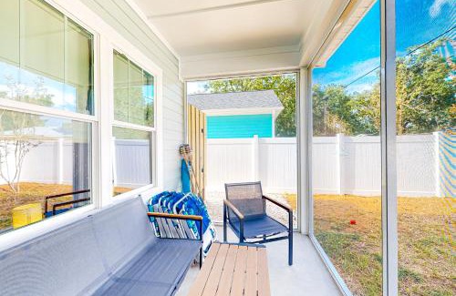 Tranquil Harbour House | Pawsitive Island Escape