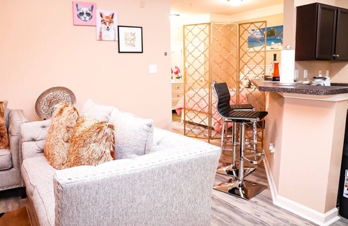 Loganville Apartment | Paying pet friendly Luxury apartment with pool and gym