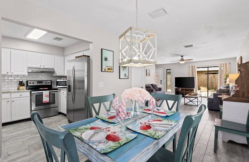 Holiday Beach House | 🏖️PCB Townhouse with Pool! Summer Deals! Free Activities!🏖️