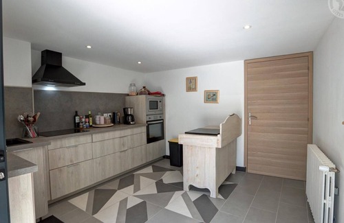 Saint-Julien-Molin-Molette Cottage | Peaceful stay in charming cottage with spa in the countryside