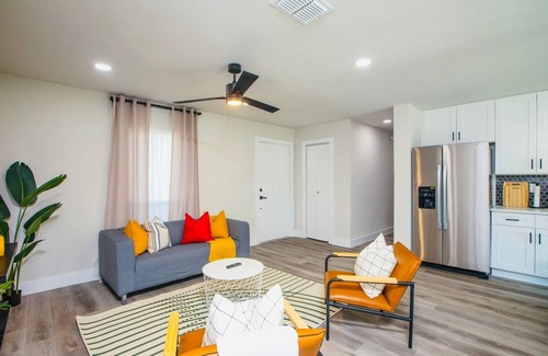 The Colony House | Peace Cottage - A Cozy & Modern 3-bedroom house designed with love.