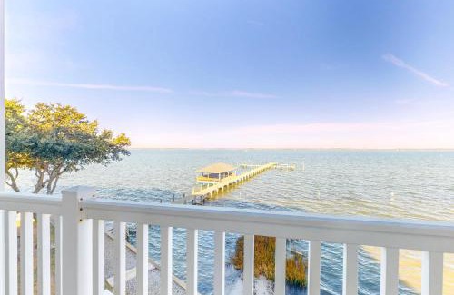 Indian Beach Apartment | Peace on the sound, fun on the Beach