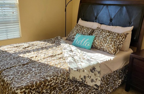 Lawrence Apartment | Peaceful 1 bedroom with free parking - 5 min from downtown