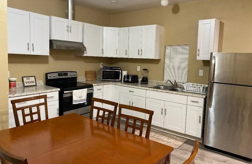 Palacios House | Peaceful 3BR house with a lot of space.