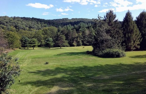 Huntingdon House | Peaceful Acres – Minutes to Raystown Lake