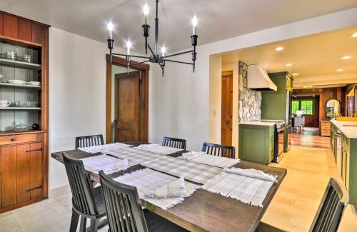 Carver House | Peaceful and Elegant Cottage with Riverside View