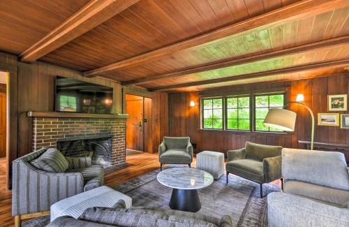 Carver House | Peaceful and Elegant Cottage with Riverside View