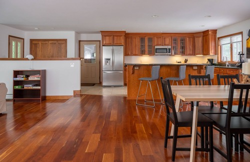 Sheffield House | Peaceful and Private Setting