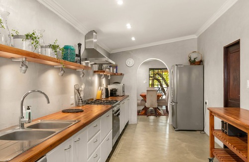 Centurion House | Peaceful and Private - Luxury Self Catering Home in Lanseria