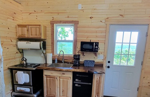 Foster Cabin | Peaceful, brand new cabin get-away at the center of 100-acre farm-built May 2022