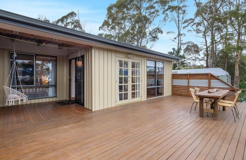 Dennes Point House | Peaceful Bruny Island Shack