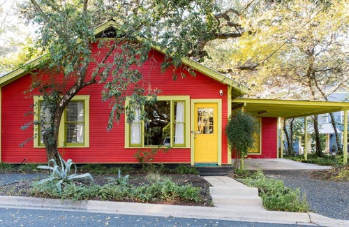 South River City House | Peaceful Bungalow with Fenced Yard near Shops and Cafes